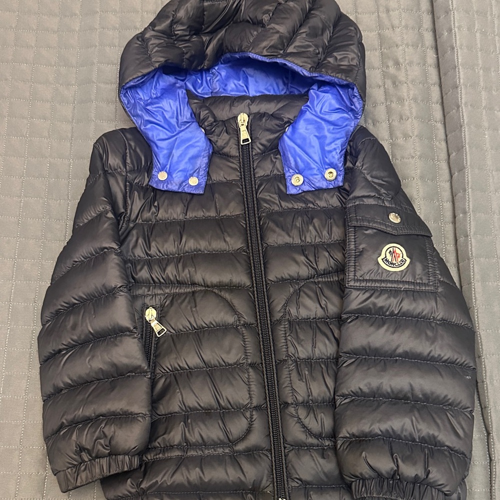 Moncler Kids Puffer Jacket in Black with Blue Hood
